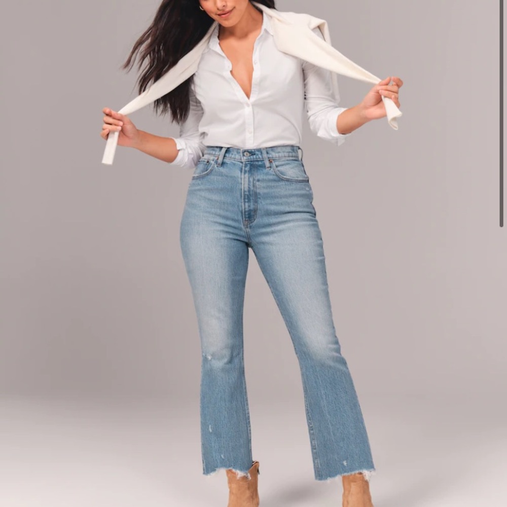 NWT! Abercrombie Curve Love, kick flare jeans! 26R